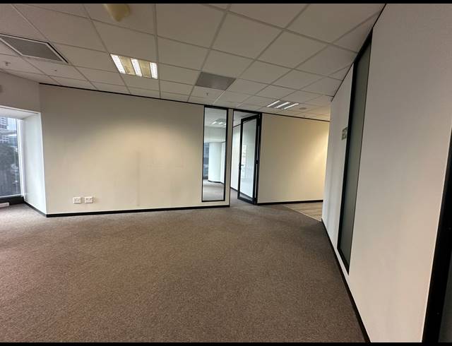 1,039M² OFFICE TO LET IN SANDTON CENTRAL